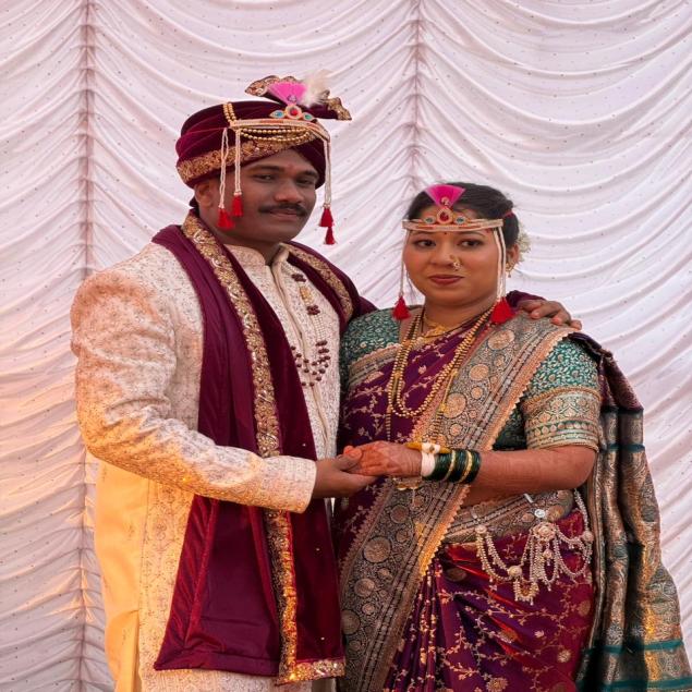 आमच्याबद्दल